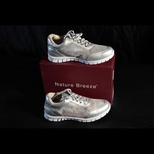 Nature breeze silver tennis shoes